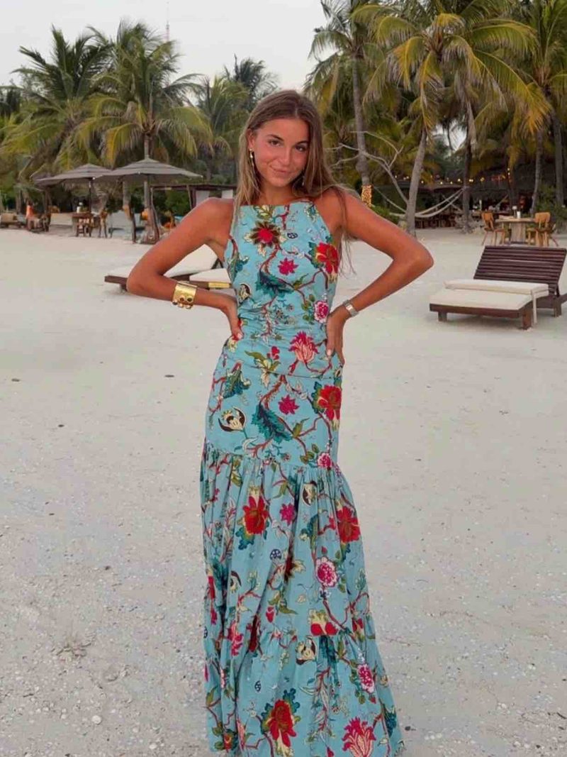 Alquilar Total look azul de Baymo — vestido de invitada para bodas, comunión, bautizo o graduación en Jointy