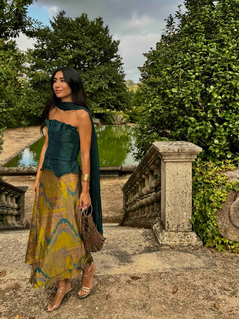Alquilar Conjunto top verde y falda estampada de Bimani - vestido de invitada para bodas, comunión, bautizo o graduación en Jointy