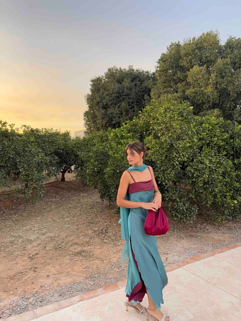 Alquilar Vestido lencero turquesa con capa de Mariquita Trasquilá, talla XS, en Jointy