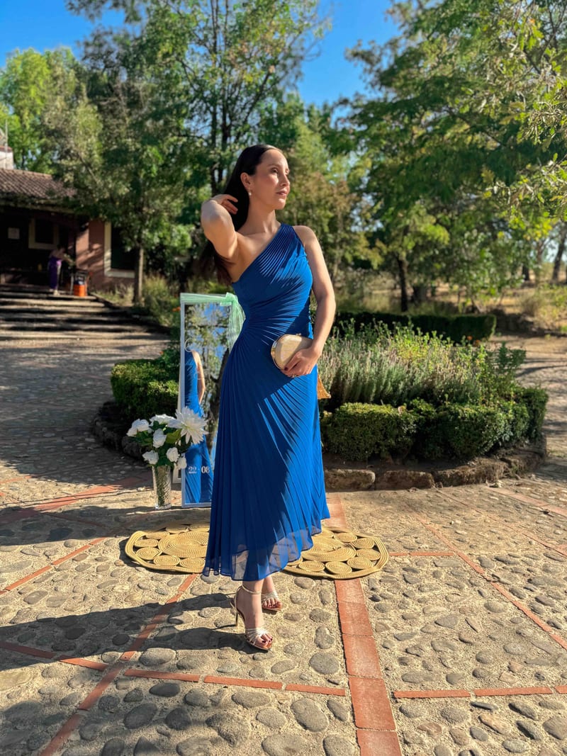Alquilar Vestido asimétrico azul de Intrend, talla XS, en Jointy