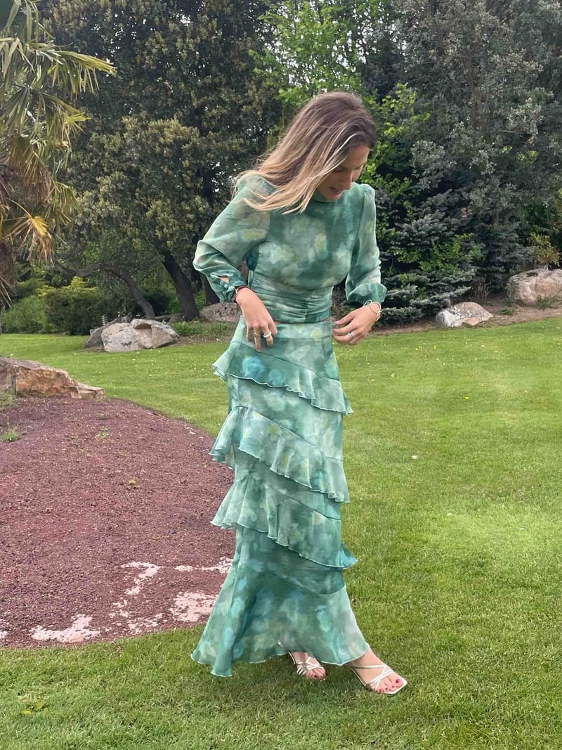 Alquilar Conjunto Emerald de blusa y falda de Baymo - vestido de invitada para boda en Jointy