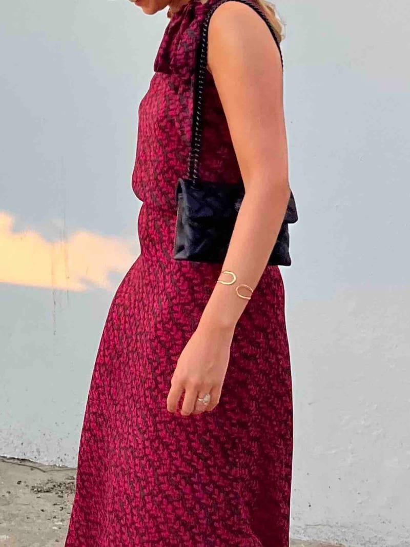 Alquilar Conjunto frambuesa de un hombro de Baymo - vestido de invitada para boda en Jointy