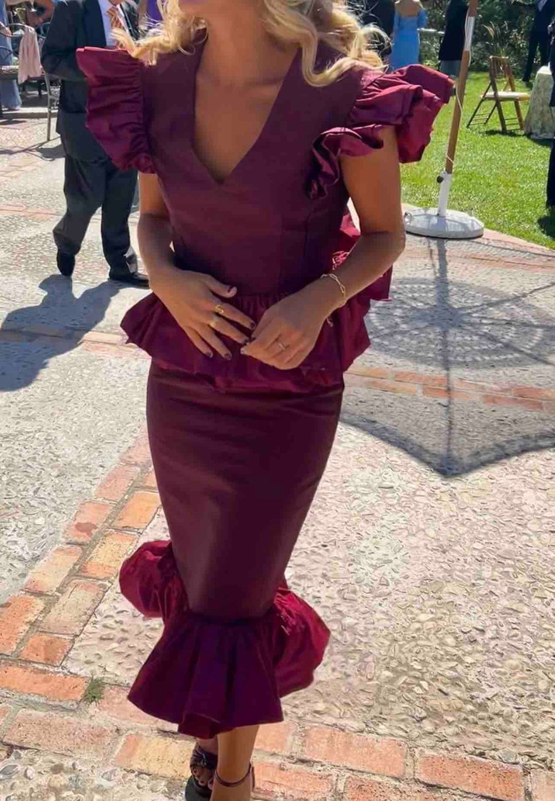 Conjunto redondo brand burdeos - vestido de invitada para boda en Jointy