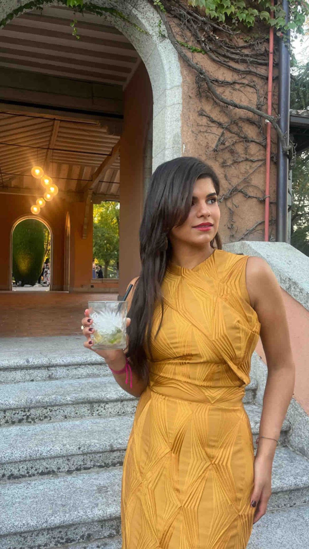 Vestido amarillo,dorado - vestido de invitada para boda en Jointy