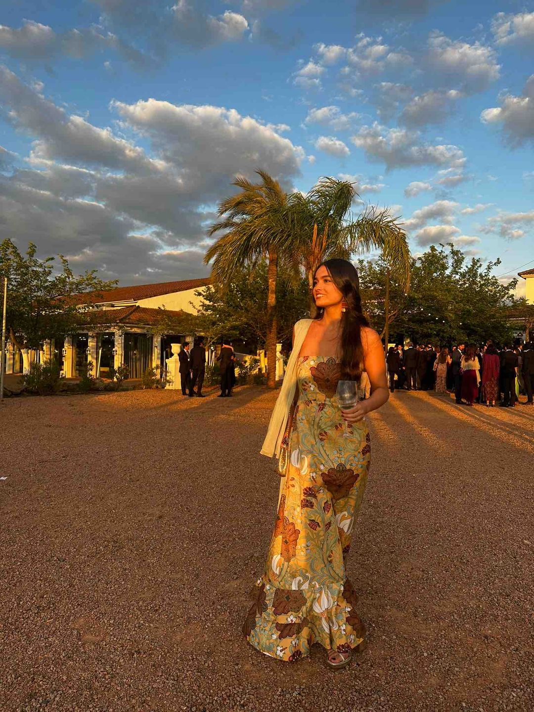 Vestido palabra de honor - vestido de invitada para boda en Jointy