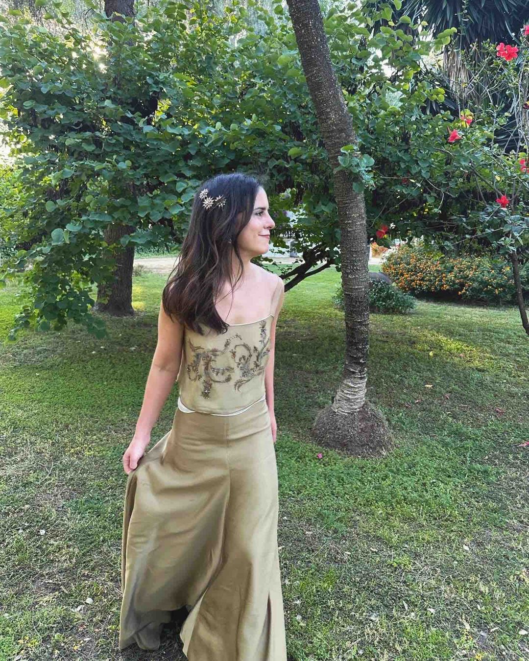 Conjunto T.ba verde pistacho T.ba life — 140€ los 7 días - vestido de invitada para otoño en Jointy