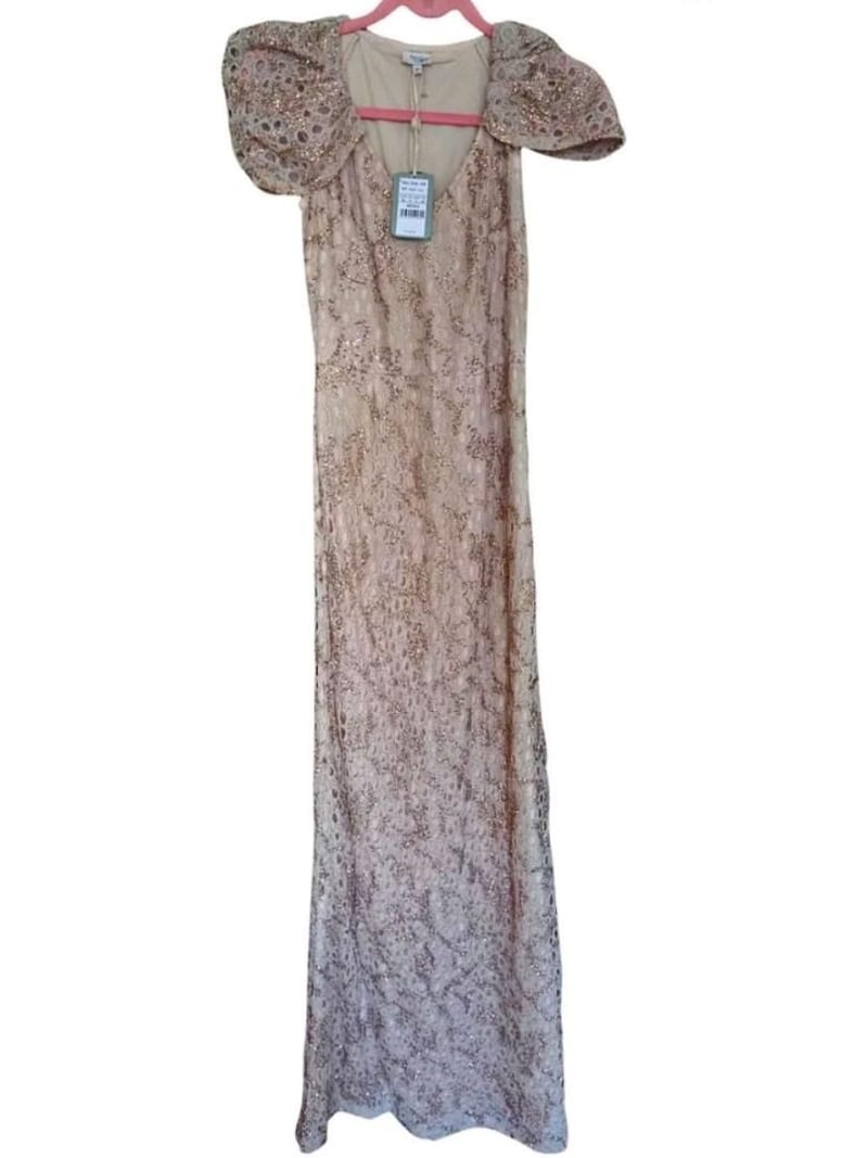 Alquilar Vestido largo bordado a mano de Hoss Intropia, talla XS, en Jointy