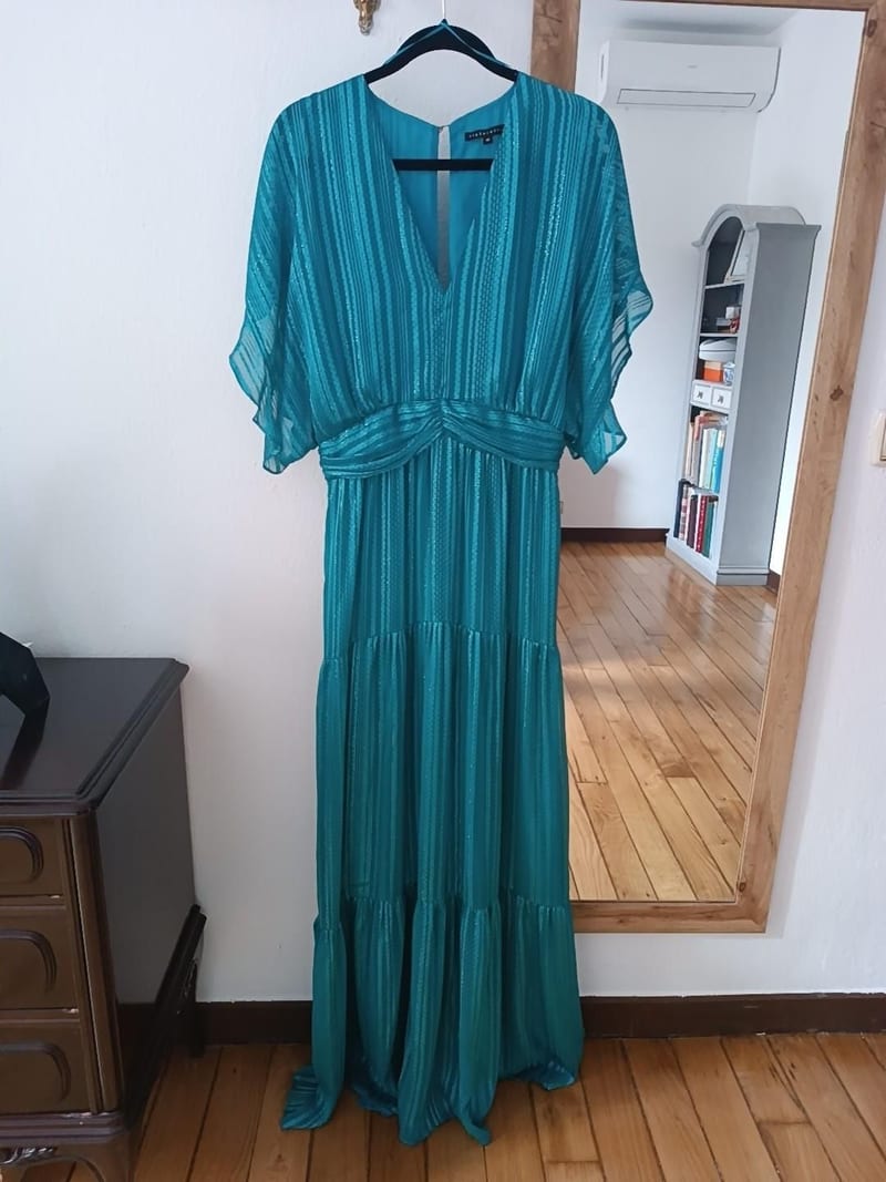Alquilar Vestido largo verde azulado con brillo de Tintoretto, talla M, en Jointy