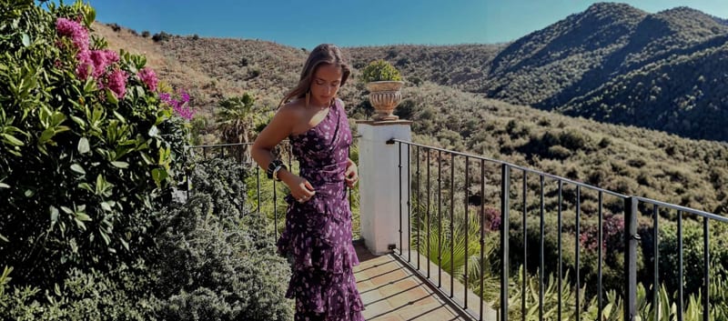 Alquiler de vestidos de invitada Baymo en Jointy