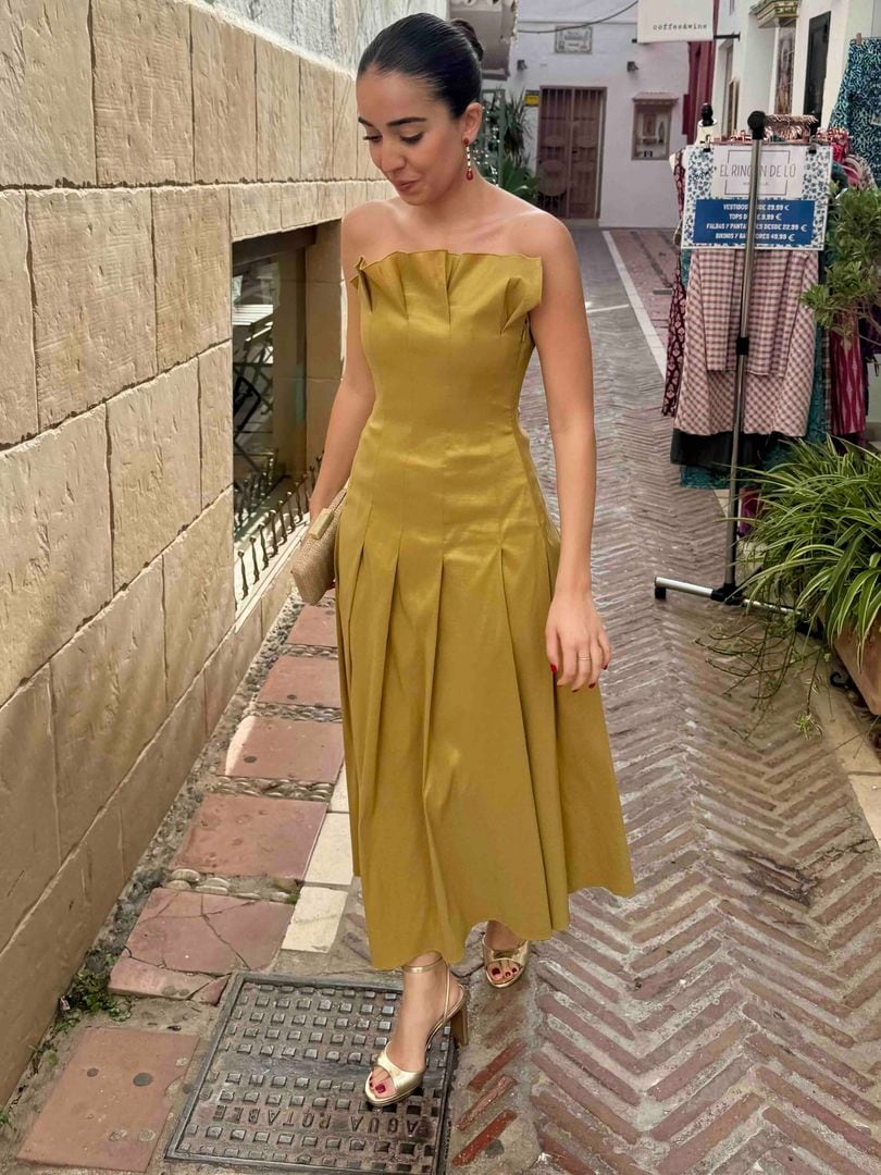 Alquiler de vestidos de invitada Bimani en Jointy