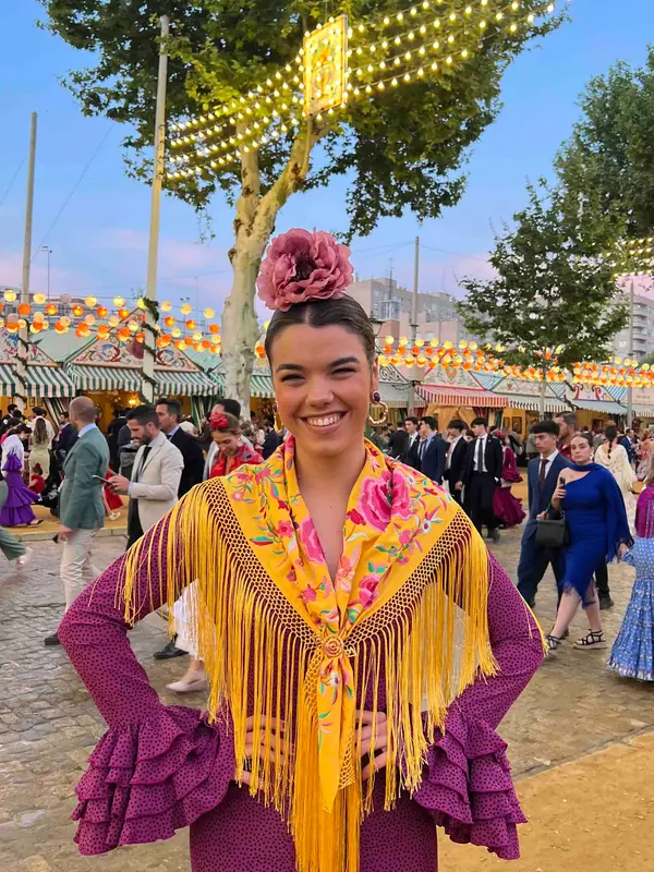 Alquilar Vestido de flamenca de Micaela Villa, talla M, en Jointy
