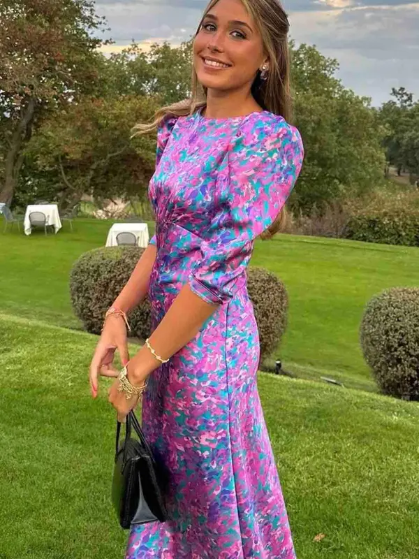 Alquilar Vestido midi estampado de The Are, talla XS, en Jointy