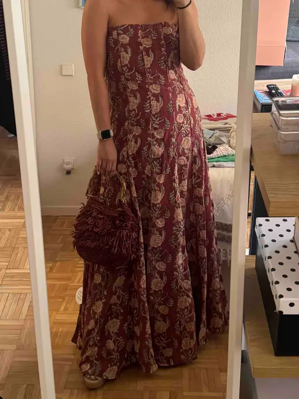 Alquilar Vestido estampado Lora Baymo de BAYMO THE LABEL, talla M, en Jointy