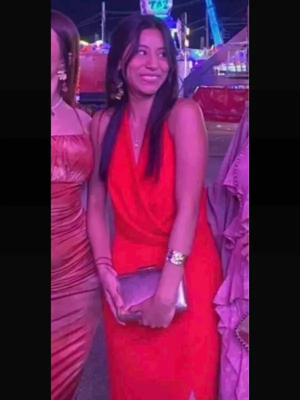 Alquilar Vestido rojo de The Are, talla XS, en Jointy