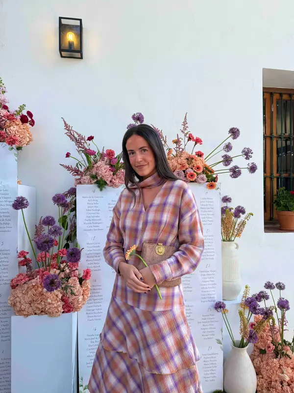 Alquilar Conjunto invitada de Nesines collection, talla M, en Jointy