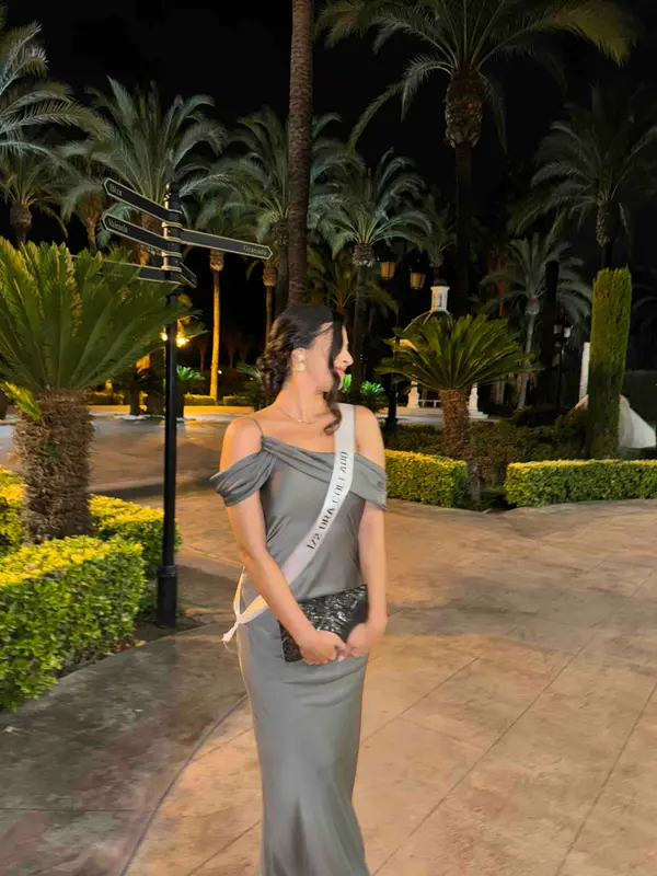 Alquilar Vestido de invitada de The Are, talla S, en Jointy