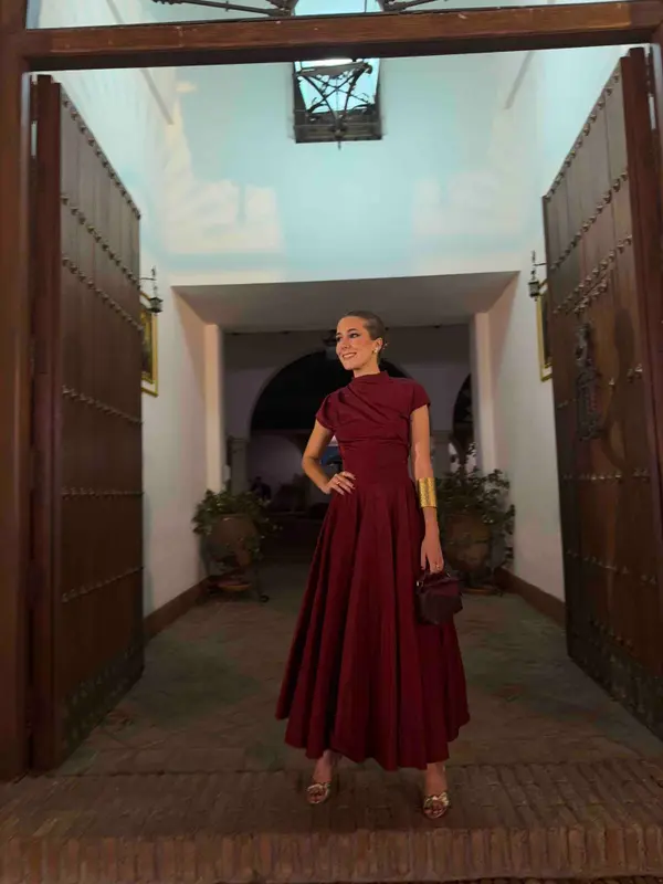 Alquilar Vestido invitada Vogana, talla XS, en Jointy
