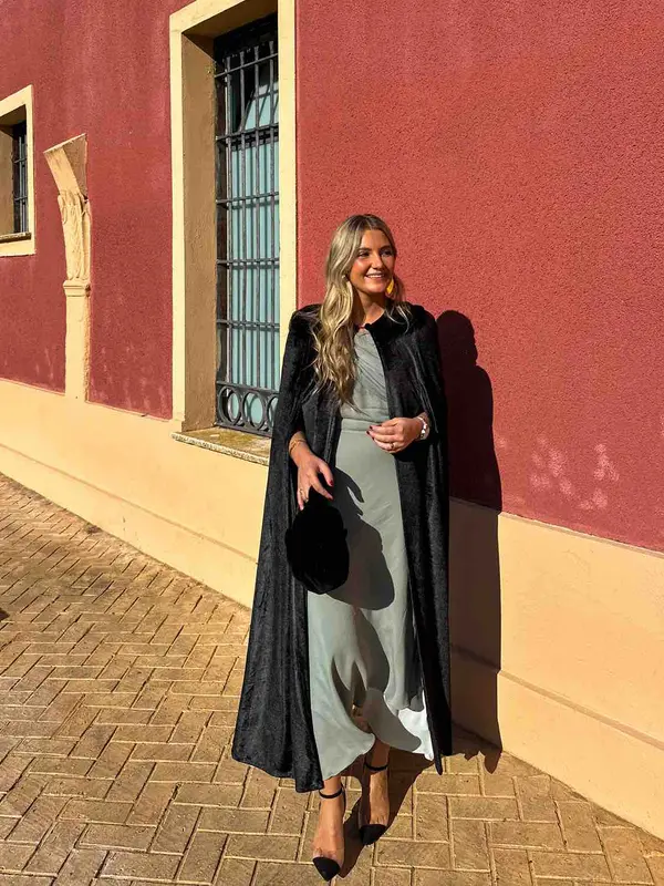 Alquilar Vestido y capa Coosy, talla M, en Jointy