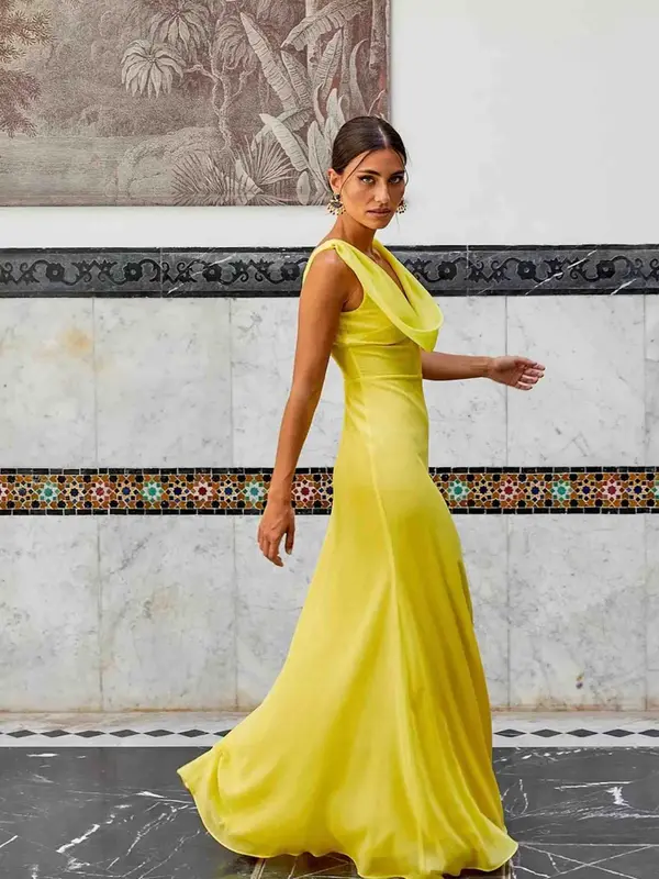 Alquilar Vestido amarillo lady pipa, talla M, en Jointy