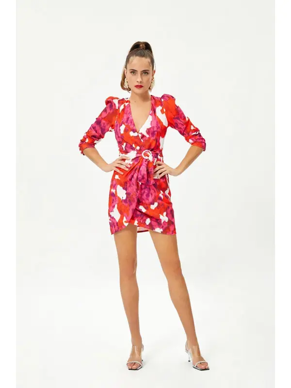 Alquilar VESTIDO CORTO de Mioh, talla S, en Jointy