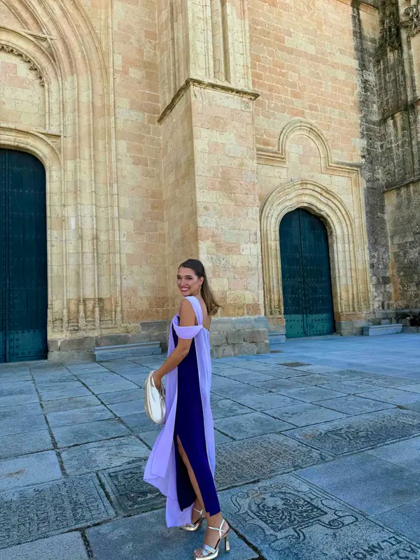 Alquilar Vestido ideal para bodas y eventos de The Are, talla S, en Jointy
