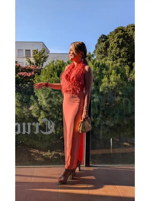 Alquilar vestido plumas lady pipa, talla S, en Jointy