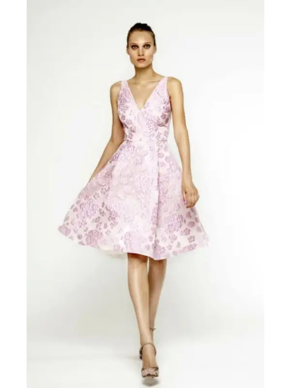 Alquilar VESTIDO ELEGANTE de Dolores Promesas, talla XS, en Jointy
