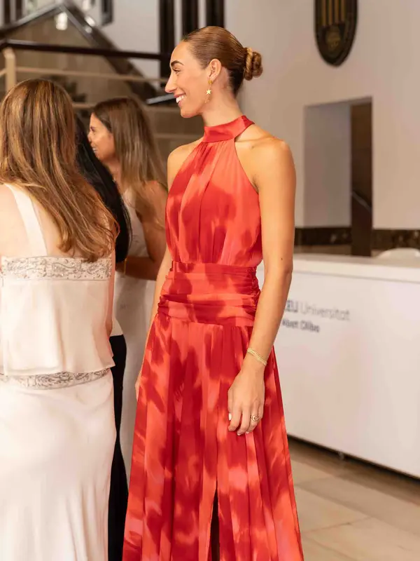 Alquilar Vestido de boda/graduación de miphai, talla S, en Jointy