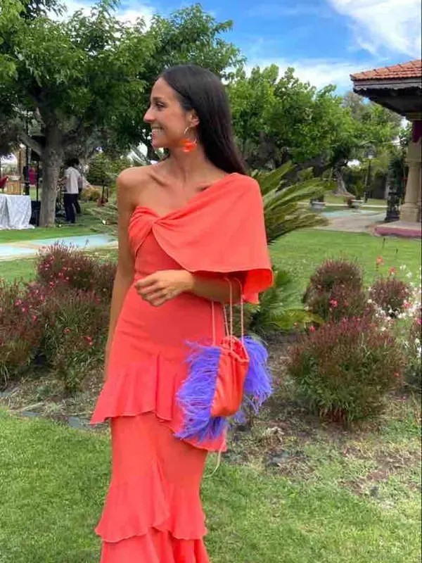 Alquilar Vestido graduación/boda de Dew & Corch, talla S, en Jointy
