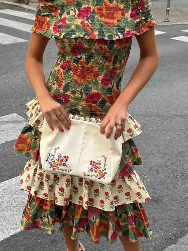 Alquilar Vestido Coosy volantes, talla XS, en Jointy