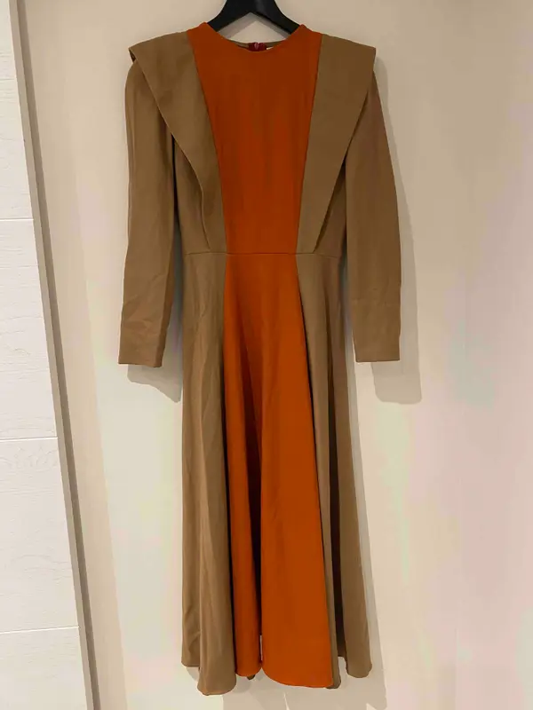 Alquilar Vestido bicolor The IQ collection, talla M, en Jointy