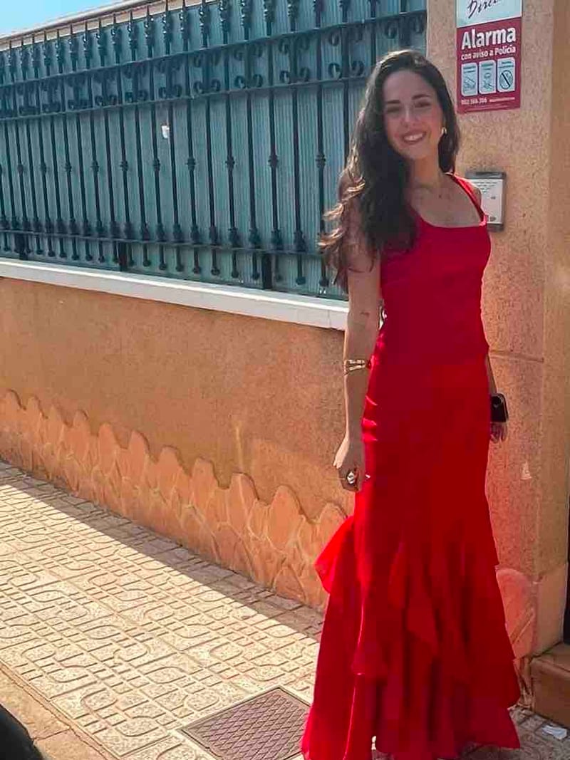 Alquilar Conjunto Samara rojo Miphai de Miphai - vestido de invitada para bodas, comunión, bautizo o graduación en Jointy