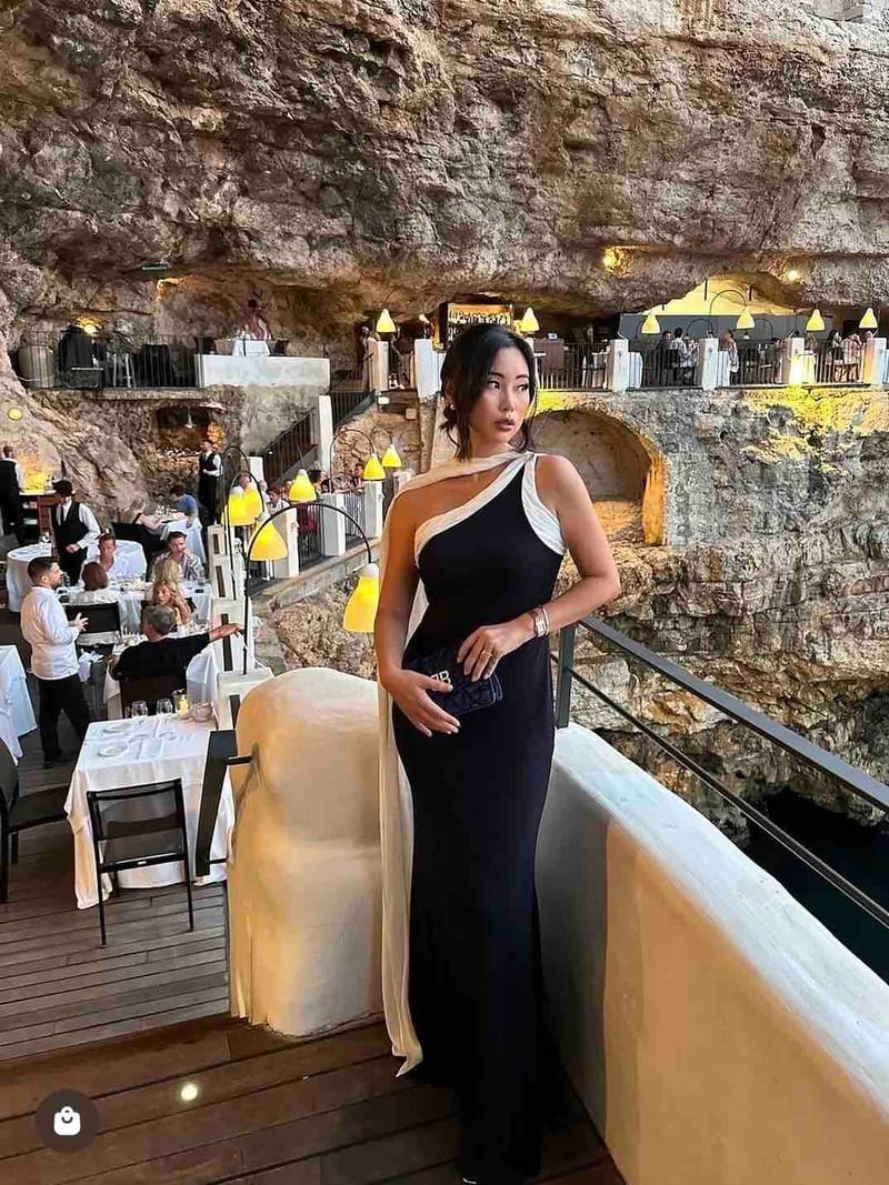 Alquilar Vestido largo negro de un hombro con banda crema de Miphai - vestido de invitada para bodas, comunión, bautizo o graduación en Jointy