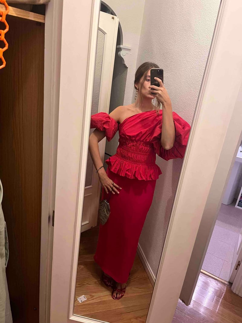 Alquilar Conjunto rojo de top con mangas abullonadas y falda larga de Redondo Brand - vestido de invitada para bodas, comunión, bautizo o graduación en Jointy